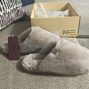 Fur Slippers -MOU